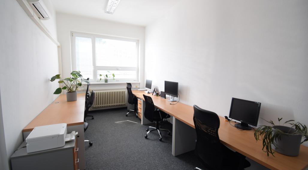 ACCENT REAL / PRENÁJOM POSLEDNÝCH ZARIADENÝCH KANCELÁRIÍ S PARKOVACÍMI MIESTAMI - FREKVENTOVANÁ IVANSKÁ CESTA