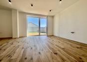 SKOLAUDOVANÉ - PRIESTRANNÝ 4-IZBOVÝ BUNGALOV(128M2) V NADŠTANDARDE, TERASA, EXT. ŽALÚZIE AJ PLOT V CENE, 3 PARKOVACIE MIESTA - fotografia 10