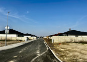ACCENT REAL - PEKNÝ STAVEBNÝ POZEMOK SO SKOLAUDOVANÝMI SIEŤAMI (607M2) - MOST PRI BRATISLAVE - fotografia 7