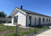 SKOLAUDOVANÉ - PRIESTRANNÝ 4-IZBOVÝ BUNGALOV(128M2) V NADŠTANDARDE, TERASA, EXT. ŽALÚZIE AJ PLOT V CENE, 3 PARKOVACIE MIESTA - fotografia 12