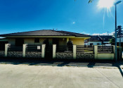 ZNÍŽENÁ CENA- PRIESTRANNÝ 4-IZBOVÝ BUNGALOV (188M2) S GARÁŽOU A S PEKNÝM POZEMKOM (550M2) LEN 4KM OD SENCA - HRUBÝ ŚÚR - fotografia 12