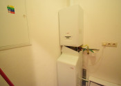 ZNÍŽENÁ CENA- PRIESTRANNÝ 4-IZBOVÝ BUNGALOV (188M2) S GARÁŽOU A S PEKNÝM POZEMKOM (550M2) LEN 4KM OD SENCA - HRUBÝ ŚÚR - fotografia 25