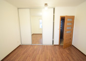 ZNÍŽENÁ CENA- PRIESTRANNÝ 4-IZBOVÝ BUNGALOV (188M2) S GARÁŽOU A S PEKNÝM POZEMKOM (550M2) LEN 4KM OD SENCA - HRUBÝ ŚÚR - fotografia 33