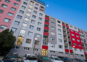 PRIESTRANNÝ 3-IZBOVÝ BYT S LOGGIOU(75M2) -  FURDEKOVA UL., PETRŽALKA - fotografia 9