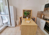 ACCENT REAL / PRENÁJOM ÚTULNÉHO 1 IZBOVÉHO BYTU S BALKÓNOM V RAČI - fotografia 2