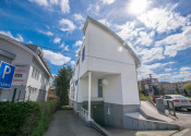 TROJPODLAŽNÁ POLYFUNKČNÁ BUDOVA V RUŽINOVE (414M2) - FREKVENTOVANÁ GALVANIHO ULICA - fotografia 4