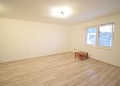 ZNÍŽENÁ CENA- PRIESTRANNÝ 4-IZBOVÝ BUNGALOV (188M2) S GARÁŽOU A S PEKNÝM POZEMKOM (550M2) LEN 4KM OD SENCA - HRUBÝ ŠÚR - fotografia 17
