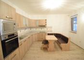 ZNÍŽENÁ CENA- PRIESTRANNÝ 4-IZBOVÝ BUNGALOV (188M2) S GARÁŽOU A S PEKNÝM POZEMKOM (550M2) LEN 4KM OD SENCA - HRUBÝ ŠÚR - fotografia 21