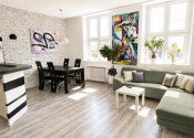 ACCENT REAL - 4-IZBOVÝ STAROMESTSKÝ BYT (105M2) V STAROM MESTE S VYSOKÝMI STROPMI A S  KRÁSNYM VÝHĽADOM - fotografia 1