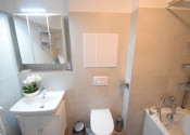 PRENÁJOM PEKNEJ 2 IZBOVEJ NOVOSTAVBY S VEĽKOU TERASOU A GARÁŽOVÝM STÁTÍM - fotografia 14