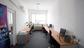 ACCENT REAL / PRENÁJOM POSLEDNÝCH ZARIADENÝCH KANCELÁRIÍ S PARKOVACÍMI MIESTAMI - FREKVENTOVANÁ IVANSKÁ CESTA - fotografia 1