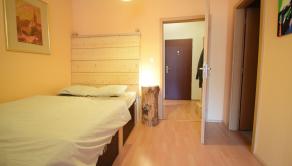 ACCENT REAL / PEKNÝ, KOMPLETNE ZARIADENÝ 1-IZBOVÝ BYT 45M2 S PARKOVACÍM MIESTOM - fotografia 10