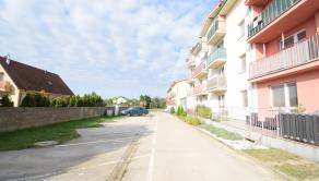 ACCENT REAL / PEKNÝ, KOMPLETNE ZARIADENÝ 1-IZBOVÝ BYT 45M2 S PARKOVACÍM MIESTOM - fotografia 18