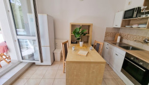 ACCENT REAL / PRENÁJOM ÚTULNÉHO 1 IZBOVÉHO BYTU S BALKÓNOM V RAČI - fotografia 2