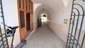 NÁDHERNÁ HISTORICKÁ BUDOVA   V CENTRE BANSKEJ BYSTRICE (1700m2) - fotografia 16