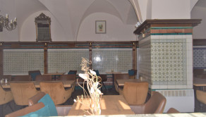 NÁDHERNÁ HISTORICKÁ BUDOVA   V CENTRE BANSKEJ BYSTRICE (1700m2) - fotografia 19