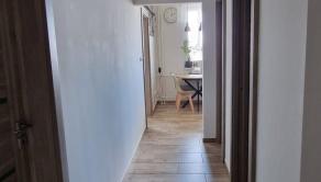 ELEGANTNÝ, KVALITNE ZREKONŠTRUOVANÝ 3-IZBOVÝ BYT S BALKÓNOM (74M2) V CENTRE SENCA - fotografia 12