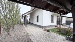 4-IZBOVÝ RODINNÝ DOM S BAZÉNOM A ALTÁNKOM V TICHEJ ČASTI BERNOLÁKOVA - fotografia 3