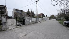 4-IZBOVÝ RODINNÝ DOM S BAZÉNOM A ALTÁNKOM V TICHEJ ČASTI BERNOLÁKOVA - fotografia 7