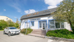TROJPODLAŽNÁ POLYFUNKČNÁ BUDOVA V RUŽINOVE (414M2) - FREKVENTOVANÁ GALVANIHO ULICA - fotografia 1