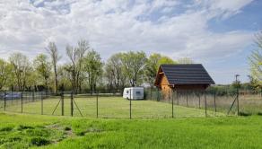 PEKNÝ OPLOTENÝ SLNEČNÝ POZEMOK (500M2) V ČUNOVE - fotografia 8