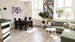 ACCENT REAL - 4-IZBOVÝ STAROMESTSKÝ BYT (105M2) V STAROM MESTE S VYSOKÝMI STROPMI A S  ÚCHVATNÝM VÝHĽADOM - fotografia 1