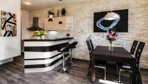 ACCENT REAL - 4-IZBOVÝ STAROMESTSKÝ BYT (105M2) V STAROM MESTE S VYSOKÝMI STROPMI A S  ÚCHVATNÝM VÝHĽADOM - fotografia 3