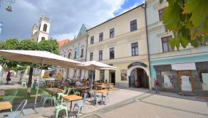 NÁDHERNÁ HISTORICKÁ BUDOVA   V CENTRE BANSKEJ BYSTRICE (1700m2) - fotografia 19