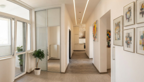 ACCENT REAL - 4-IZBOVÝ STAROMESTSKÝ BYT (105M2) V STAROM MESTE S VYSOKÝMI STROPMI A S  ÚCHVATNÝM VÝHĽADOM - fotografia 8