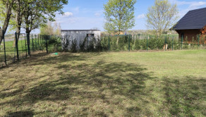 PEKNÝ OPLOTENÝ SLNEČNÝ POZEMOK (500M2) V ČUNOVE - fotografia 6