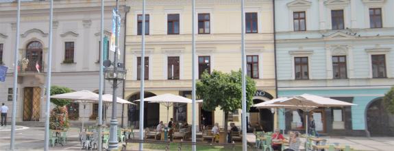 NÁDHERNÁ HISTORICKÁ BUDOVA   V CENTRE BANSKEJ BYSTRICE (1700m2)