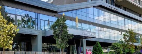 VEĽKÉ PARKOVACIE MIESTO NA PRENÁJOM (19M2)- POLYFUNKČNÝ OBJEKT RETRO - NEVÁDZOVA Ul.