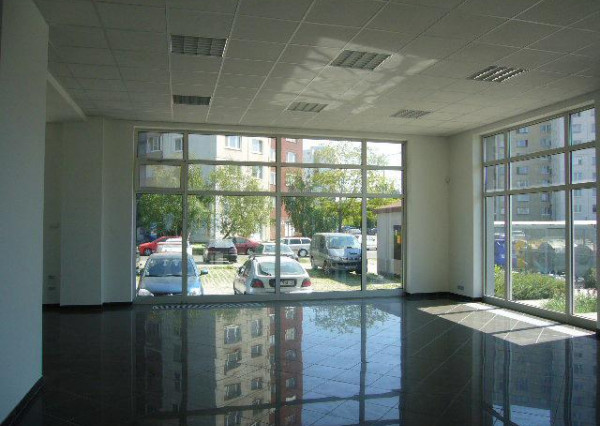 MULTIFUNKČNÝ NEBYTOVÝ PRIESTOR (180M2) V NOVOSTAVBE NA FREKVENTOVANEJ RUSOVSKEJ CESTE - ZAČIATOK PETRŽALKY