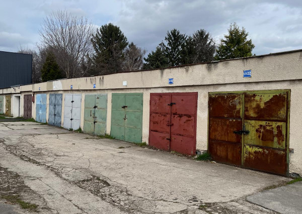 PREDAJ GARÁŽE NA HANÁCKEJ ULICI V RUŽINOVE