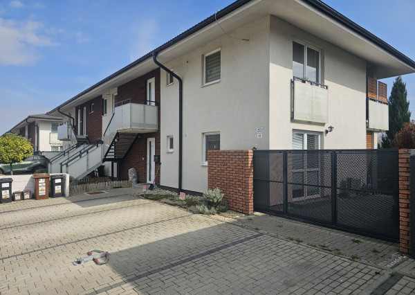 ACCENT REAL - Výnimočný 3 izbový byt v RD s terasou a záhradou, 3 parkovacie miesta