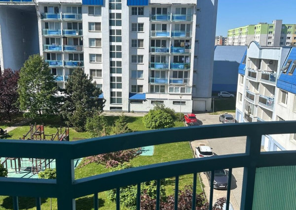 PEKNÝ 2-IZBOVÝ BYT S BALKÓNOM A PIVNICOU(57M2) - DVOJKRÍŽNA ULICA