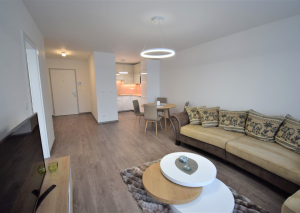 VEĽMI PEKNÝ DVOJIZBOVÝ BYT S KLIMATIZÁCIOU A PARKINGOM(60M2) V NOVOSTAVBE STEIN - STARÉ MESTO