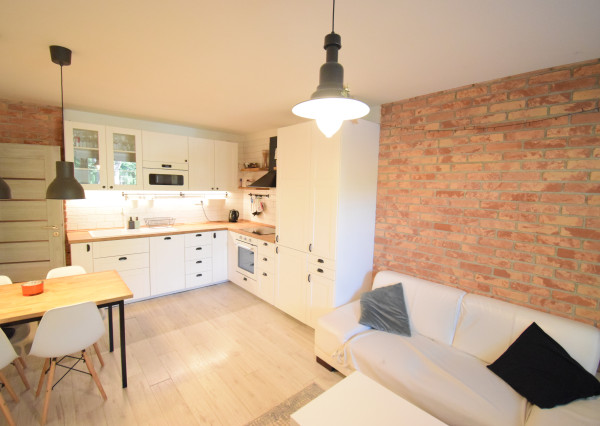 PREDAJ KOMPLETNE ZREKONŠTRUOVANÉHO 3 IZBOVÉHO BYTU V RUŽINOVE VO VÝBORNEJ LOKALITE PLNEJ ZELENE