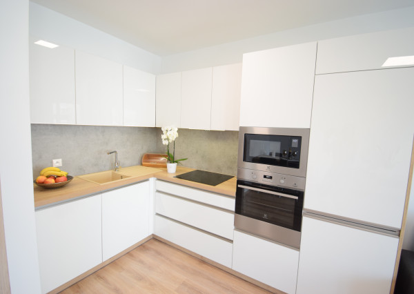 PRENÁJOM  KRÁSNEJ 2 - IZBOVEJ NOVOSTAVBY S BALKÓNOM A  PARKOVACÍM MIESTOM