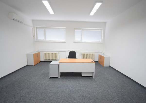 PRENÁJOM POSLEDNÝCH KANCELÁRIÍ NA FREKVENTOVANEJ ULICI - IVANSKÁ CESTA ZA VÝBORNÚ CENU