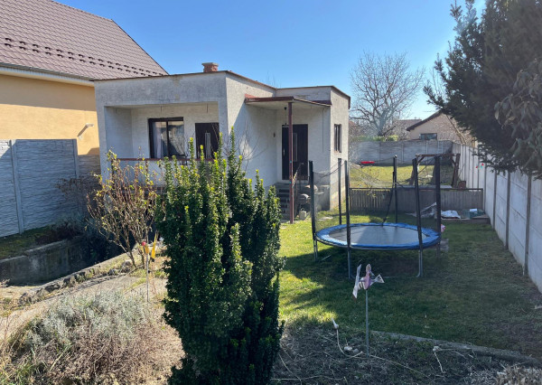 PEKNÝ STAVEBNÝ POZEMOK (486M2) VO VRAKUNI  -  MAJERSKÁ