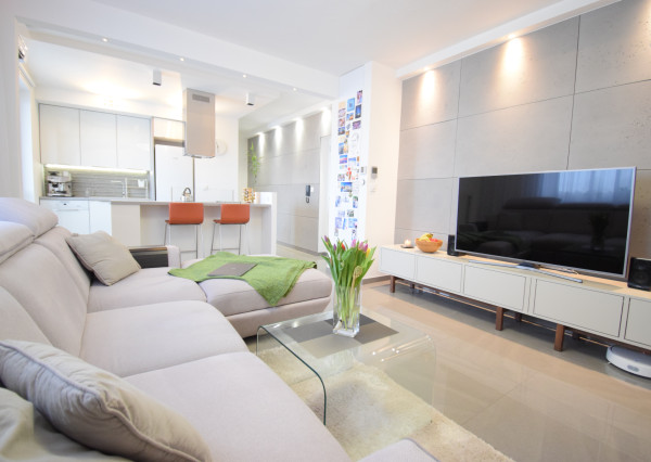 PRENÁJOM DIZAJNOVÉHO 2 - IZBOVÉHO BYTU SO ŠATNÍKOM A BALKÓNOM NA TRNÁVKE