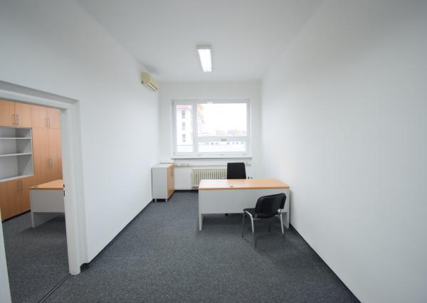 PRENÁJOM POSLEDNÝCH KANCELÁRIÍ NA FREKVENTOVANEJ ULICI - IVANSKÁ CESTA ZA VÝBORNÚ CENU