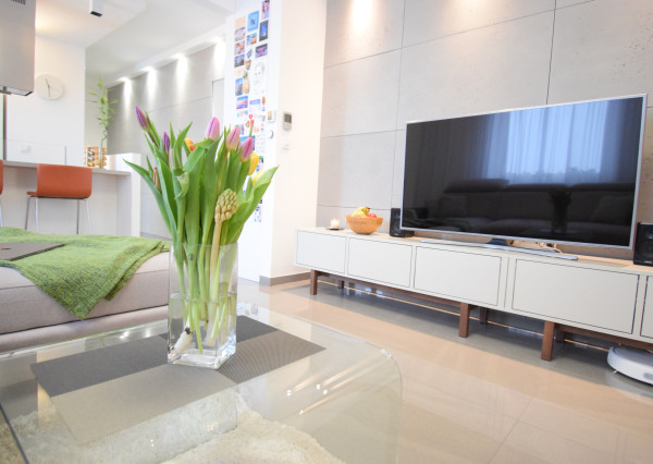 PRENÁJOM DIZAJNOVÉHO 2 - IZBOVÉHO BYTU SO ŠATNÍKOM A BALKÓNOM NA TRNÁVKE