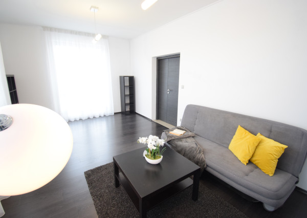 2 IZBOVÝ BYT V UZAVRETOM AREÁLI S KRÁSNOU VEĽKOU TERASOU A PARKOVACÍM MIESTOM (151,38m2)