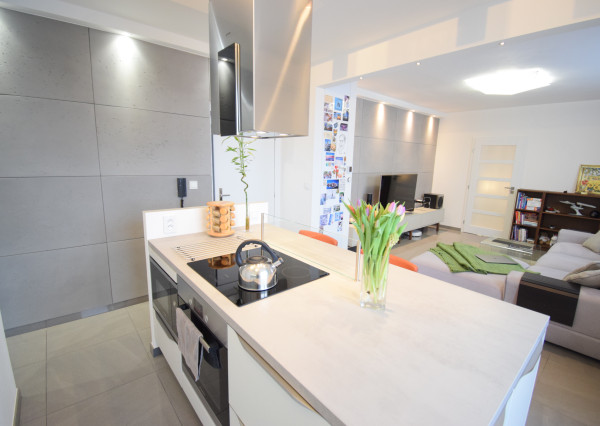 PRENÁJOM DIZAJNOVÉHO 2 - IZBOVÉHO BYTU SO ŠATNÍKOM A BALKÓNOM NA TRNÁVKE