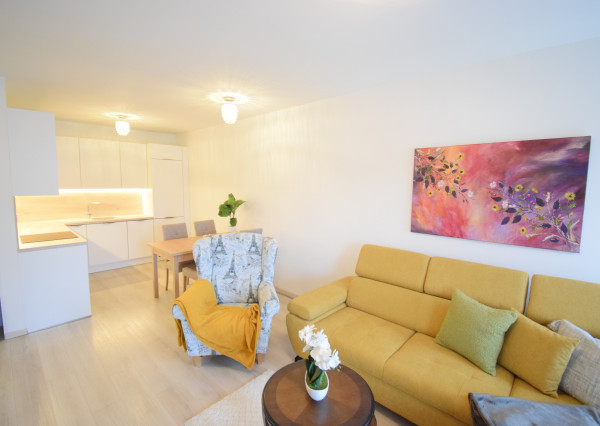 PRENÁJOM  KRÁSNEJ 2 - IZBOVEJ NOVOSTAVBY S BALKÓNOM A  PARKOVACÍM MIESTOM