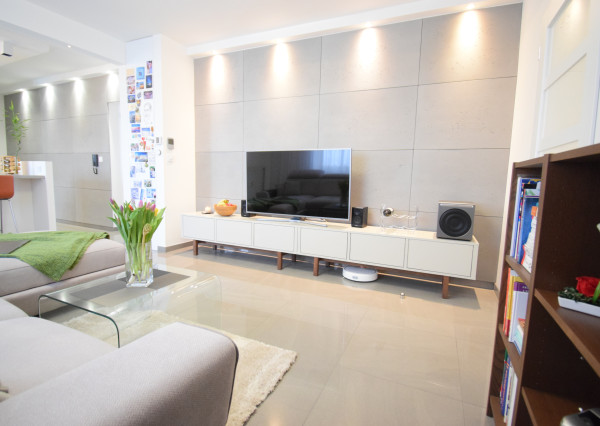 PRENÁJOM DIZAJNOVÉHO 2 - IZBOVÉHO BYTU SO ŠATNÍKOM A BALKÓNOM NA TRNÁVKE