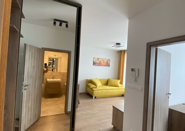 PREDAJ MODERNEJ 2 IZBOVEJ NOVOSTAVBY  S BALKÓNOM, PARKOVACÍM MIESTOM A PIVNIČNOU KOBKOU