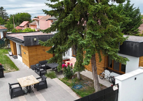 BUNGALOV V POKOJNEJ LOKALITE S PEKNÝM ROŽNÝM POZEMKOM (538M2) - MOST PRI BRATISLAVE